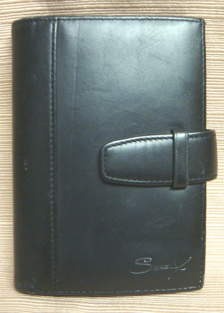 SUMDEX Unisex Black Leather Wallet for Men and Women