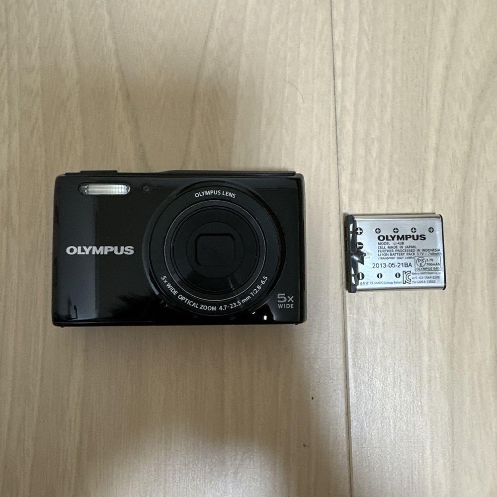 Olympus Stylus Compact Digital Camera 5x Zoom in Excellent Used Condition