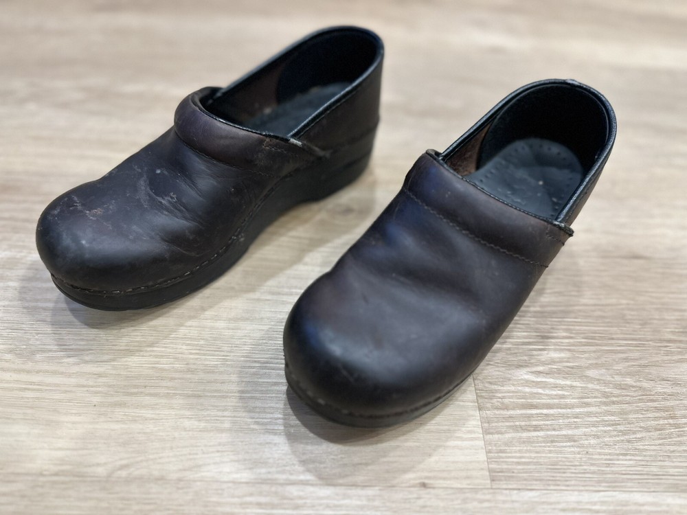 Dansko Size 39 Women's Professional Black Clog Shoe Work Wear Slip Resistant