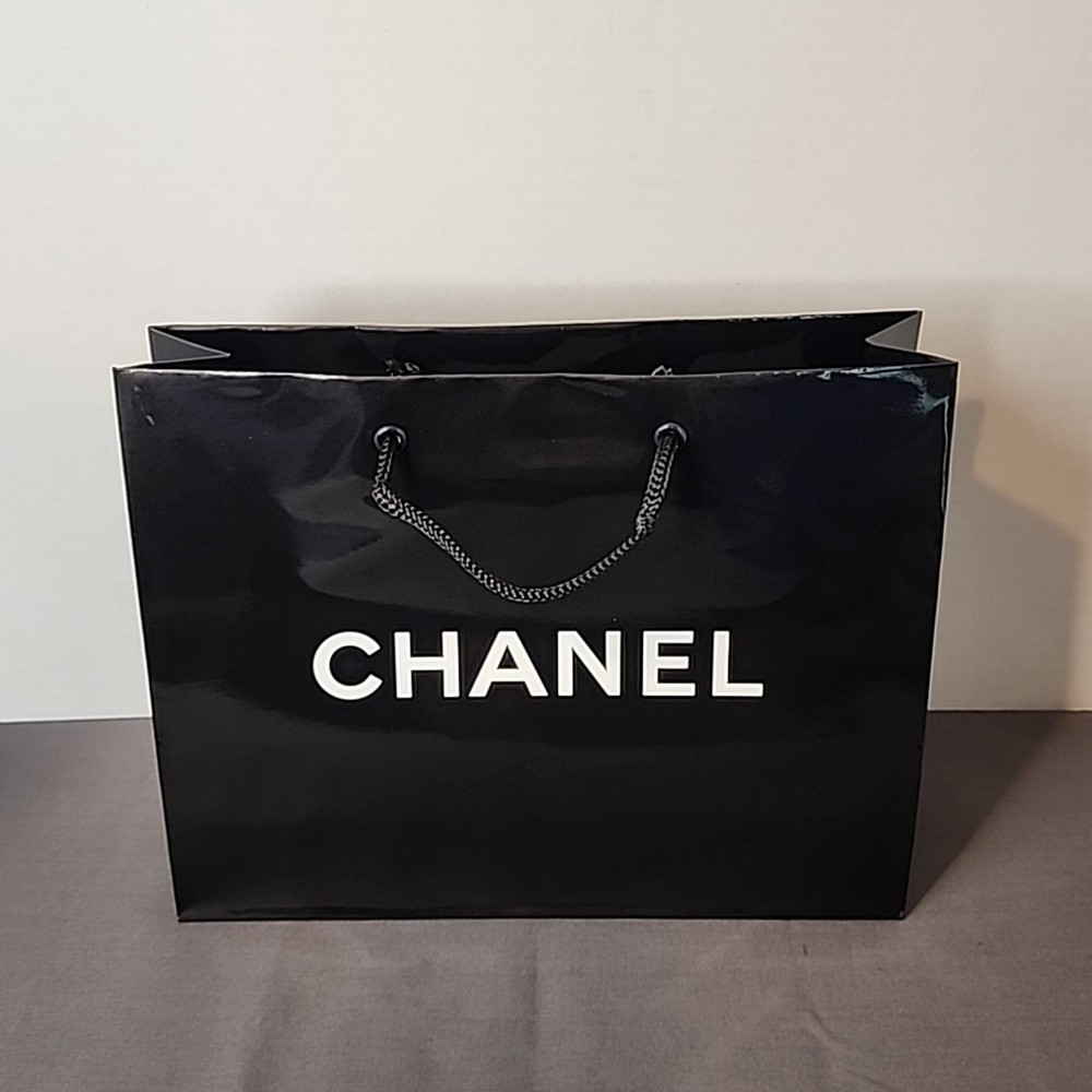 Chanel Gift Bag Black 000984