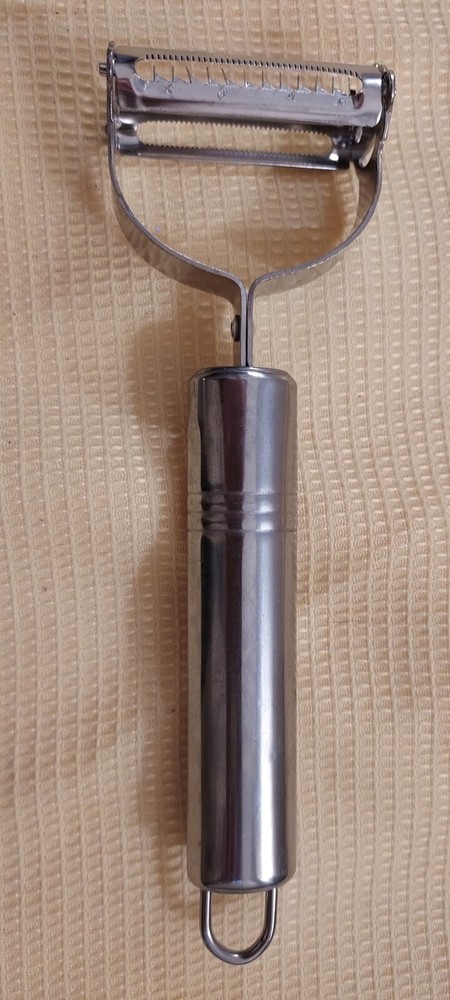 Potato/Vegetable peeler,  7