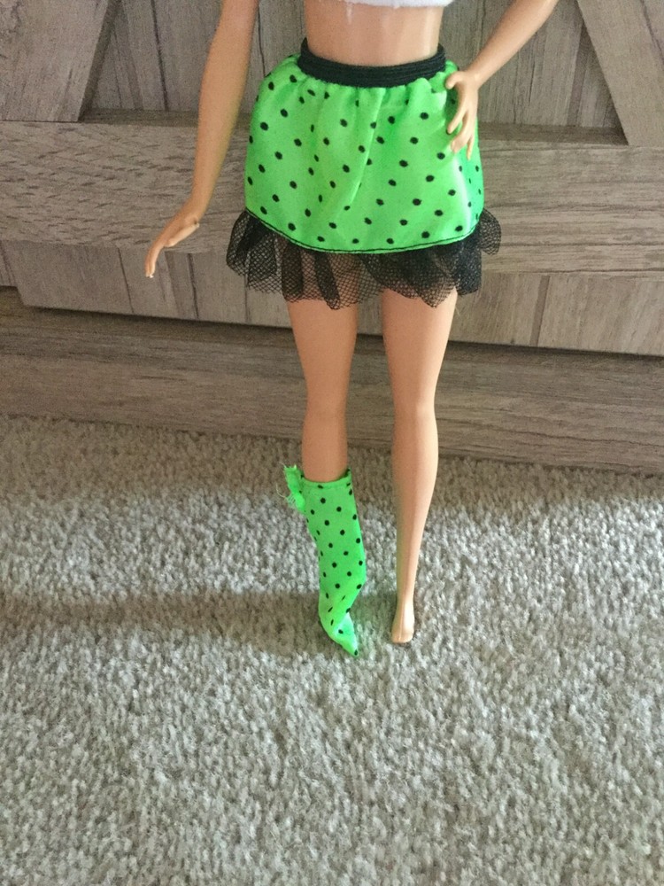 1990 Mattel Skipper Party 'n Play #9033 Patrón Barbie Muñeca Falda y 1 Calcetín Gris