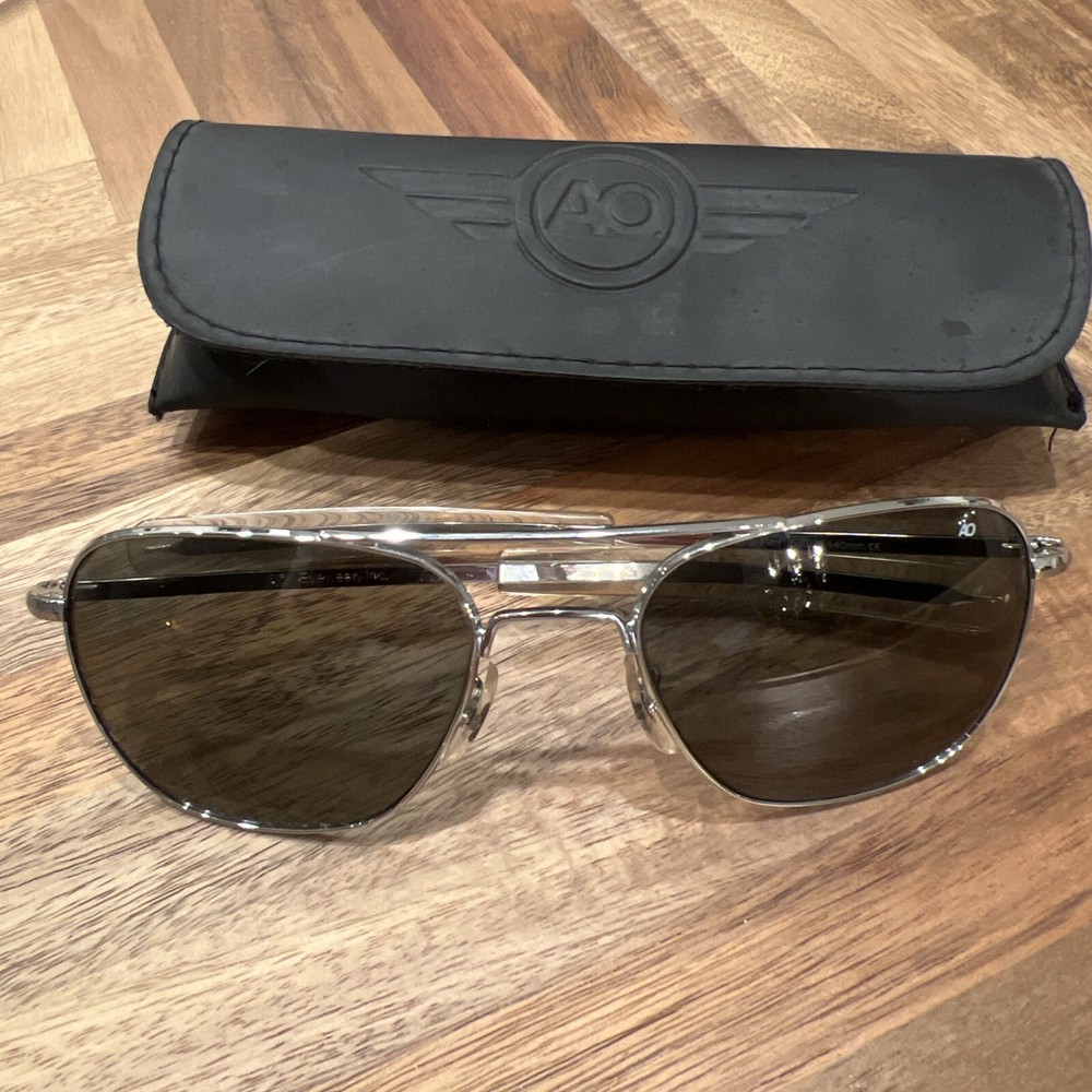 American Optical Original Pilot Sunglasses Silver 55-20-140mm with Case