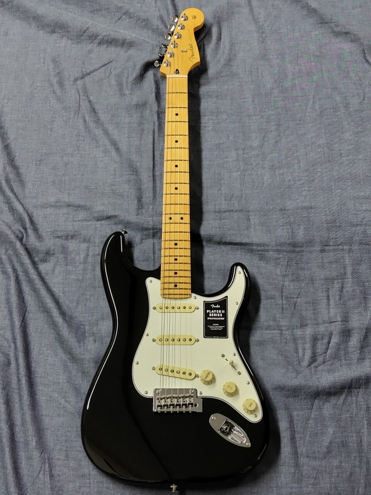 Fender Player II Stratocaster Maple Fingerboard Black