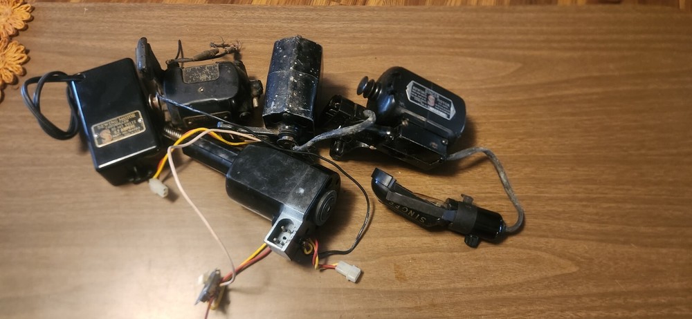 Vintage SINGER Sewing Machine Motor Motors   Parts Or Repair Lot Untested