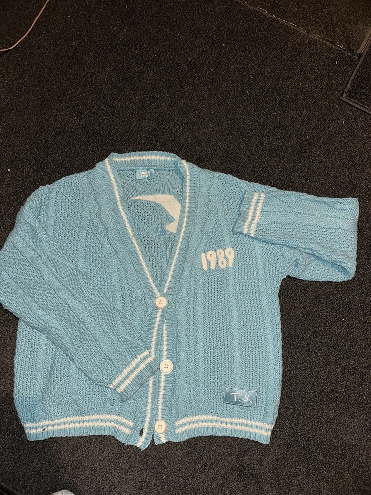 Taylor Swift 1989 Cardigan Taylor’s Version Limited Edition M/LG - Light Blue