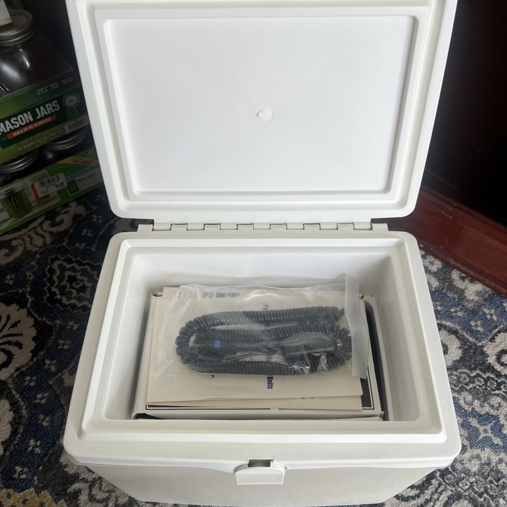 Igloo Kool Made 8 Quart Portable Thermo Electric Cooler & Warmer LN