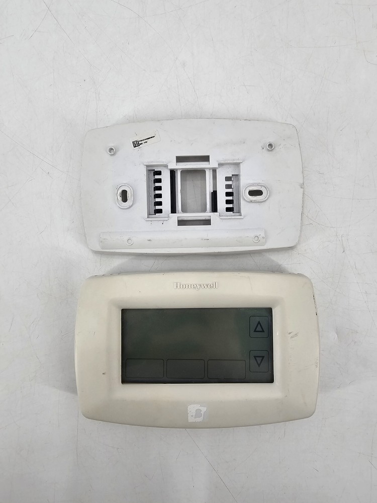 Honeywell RTH7600D 7-Day Programmable Touchscreen Thermostat White-