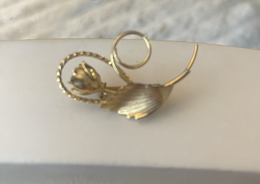 Vintage gold-tone rose brooch pin 2 inch stunning floral accessory