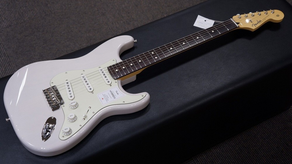 Fender Made in Japan Hybrid II Stratocaster Rosewood Fingerboard   US Blonde