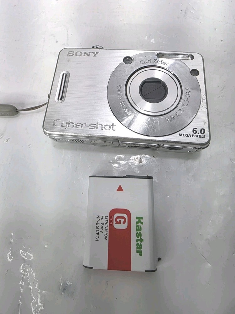 Sony Cyber-shot DSC-W50 6.0MP Digital Camera - Silver