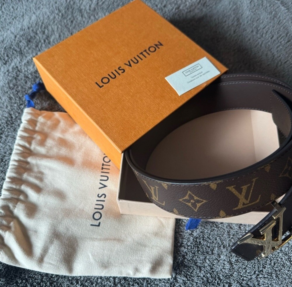 Louis Vuitton Monogram Initials 40mm Riversible Belt ( 110 cm / 44 )