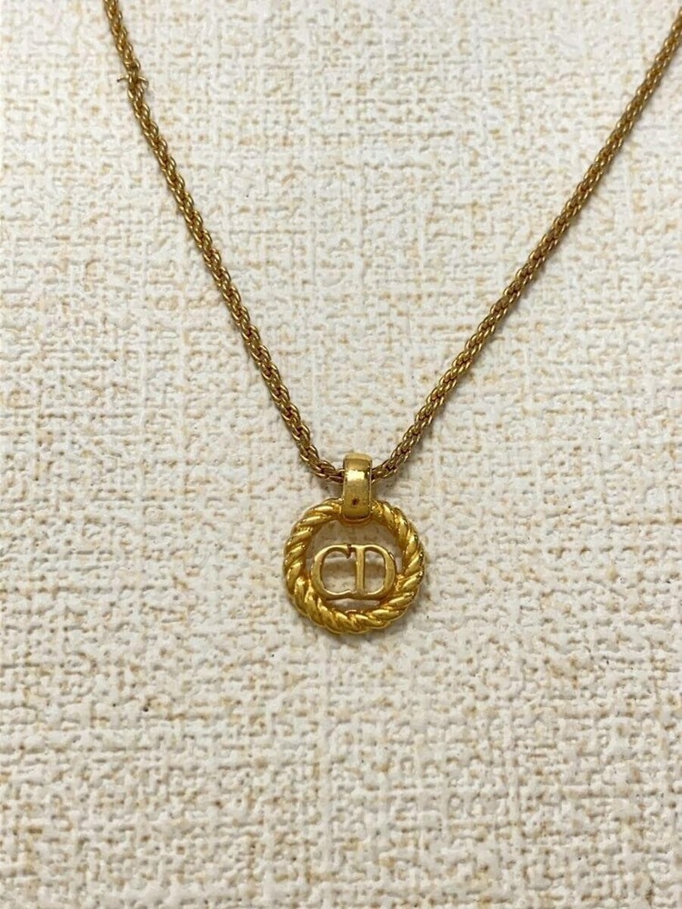 Christian Dior Gld Logo Chain Necklace with Top for Women EO459