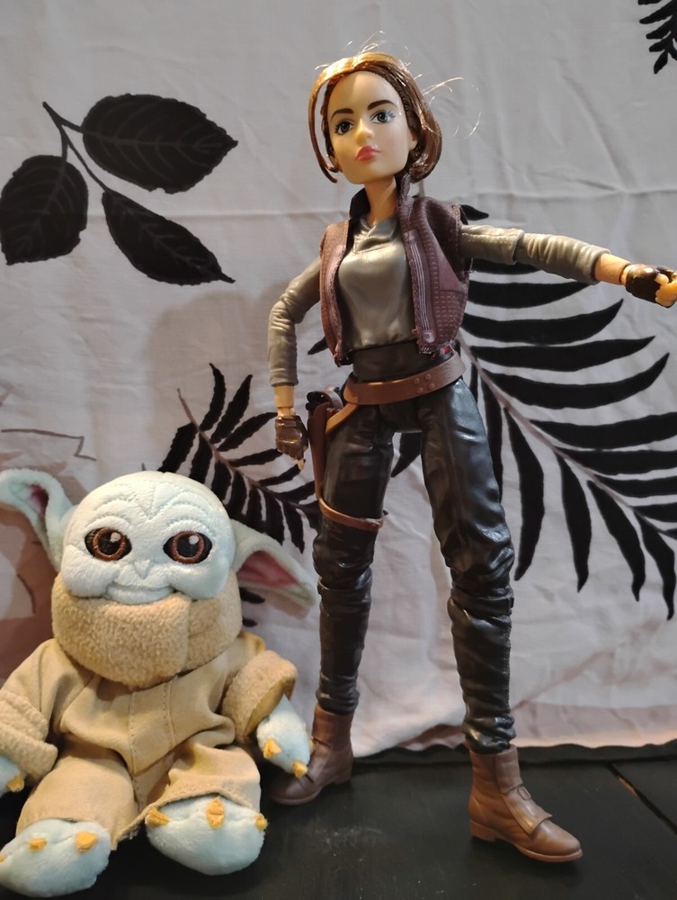 Star Wars Rey Doll Action Figure + Tiny Plushie Yoda. Full of Action and Cute!