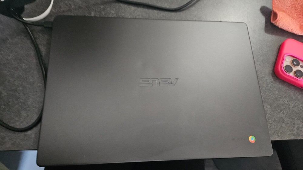 ASUS Chromebook C423N 14-inch black Intel 7265D2W like new