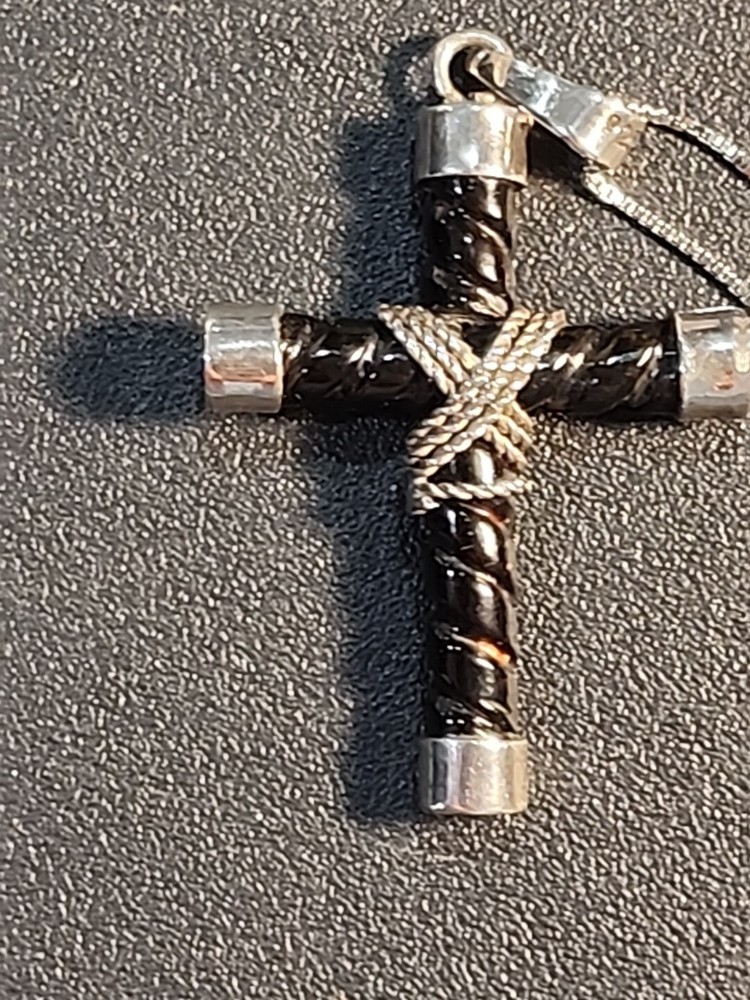 925 Sterling Silver Twisted Design Enamel Cross Pendant 18
