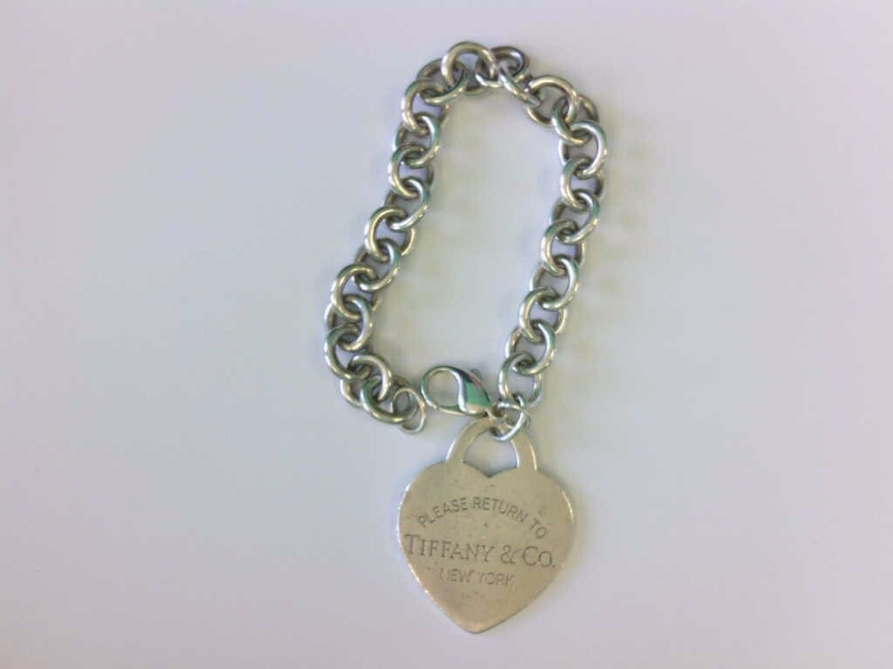 Tiffany & Co 925 SS LARGE Heart Tag Charm Bracelet. 7 1/2