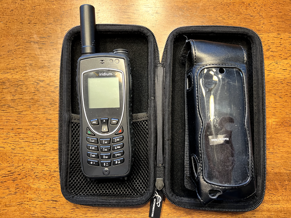 Iridium 9575 Extreme Satellite Phone - NO SIM card - Black (Unlocked)