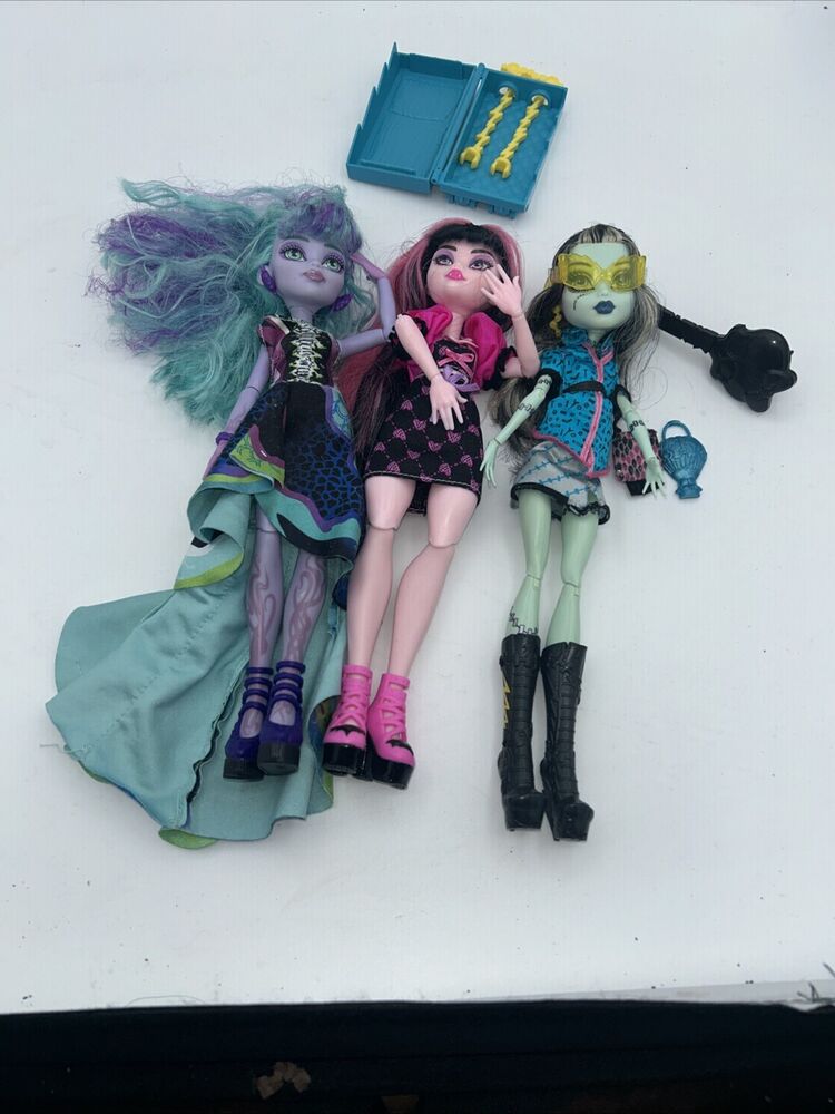 Monster High Creepover Party Twyla, Draculaura, City Of Frights Frankie Stein