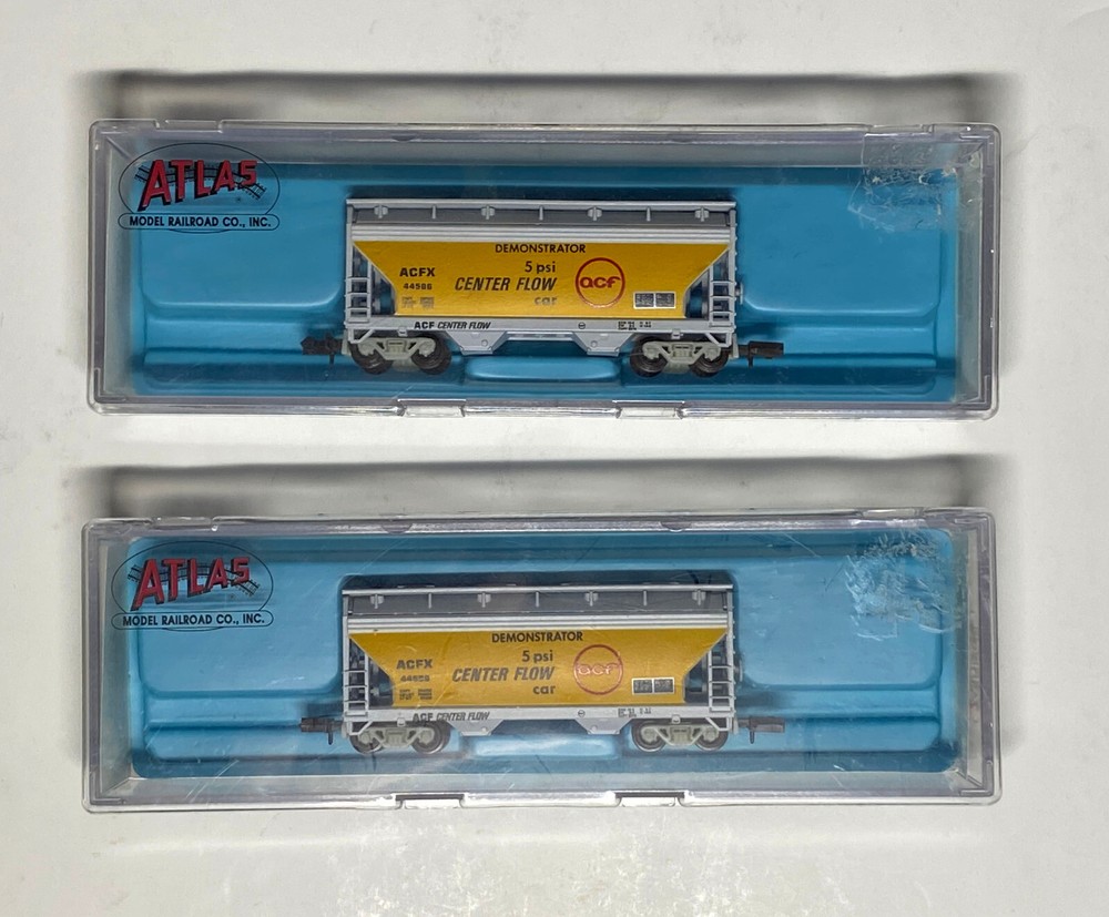 Set of Two (2) Atlas N Scale 2-Bay Centerflow, in their original boxes.  #3901
