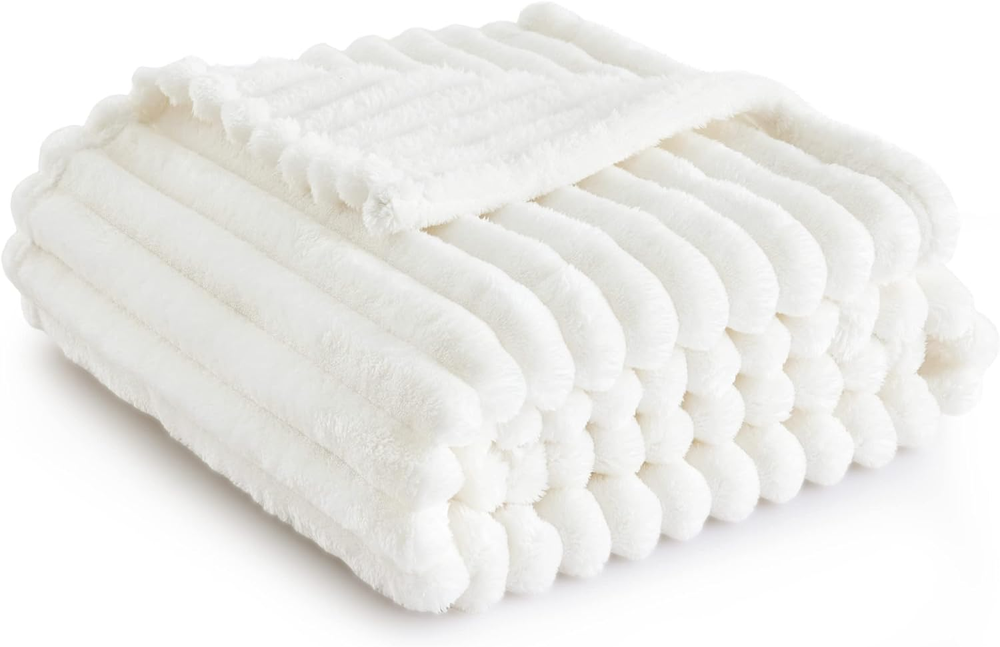 Bedsure White Throw Blanket for Couch - Super Soft Cozy Blankets for Women, Cute