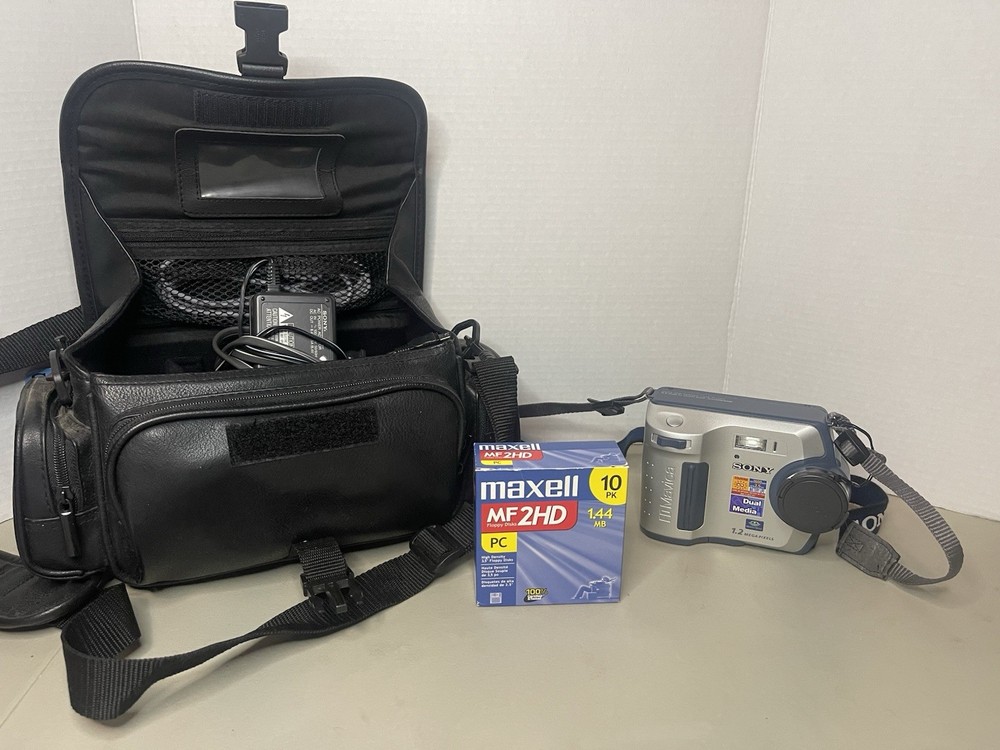 Sony Mavica MVC-FD100 Floppy Disk Digital Camera Brand New