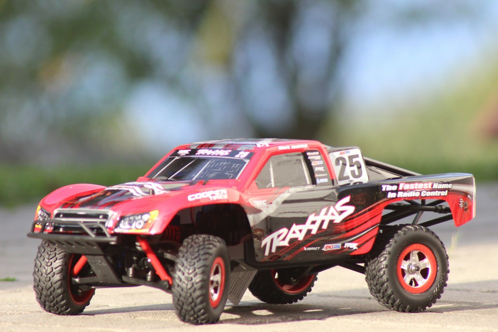 Traxxas 70054-1 Red Slash 4x4 Mark Jenkins 1:16 RTR Set with 12V Battery and Charger Brand New
