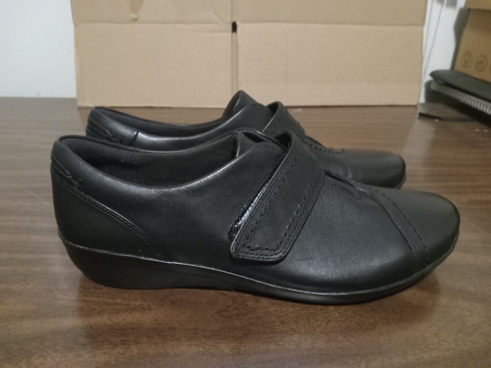 Clarks Everlay Tara Black Leather Slip-On Loafers Low Heel Women's Size 8.5 M