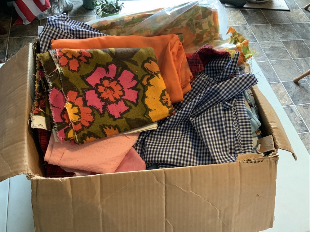 Fabric Lot Eclectic Mix Remnants Panels Vintage Floral Material Quilt Sewing