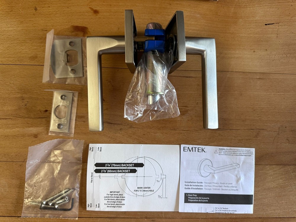 Emtek Helios Left-Hand Lever Handle with Square Rosette in Satin Nickel 5210HLORHUS4