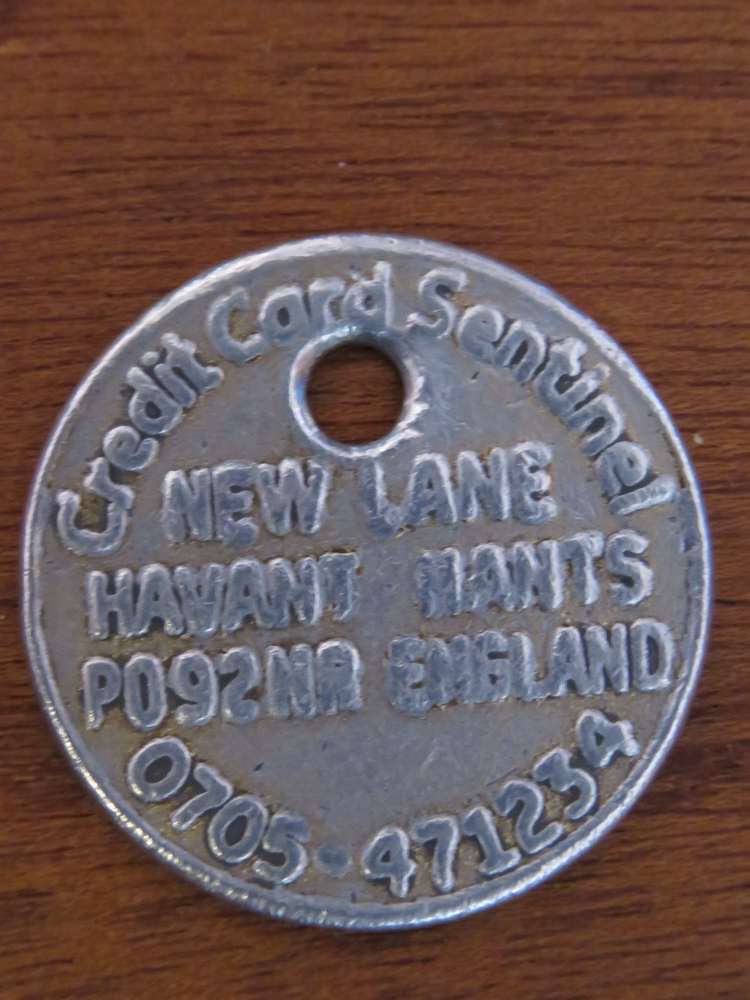 Vintage Credit Card Sentinel 852148 Coin Finder Badge from Havant Hampshire-image