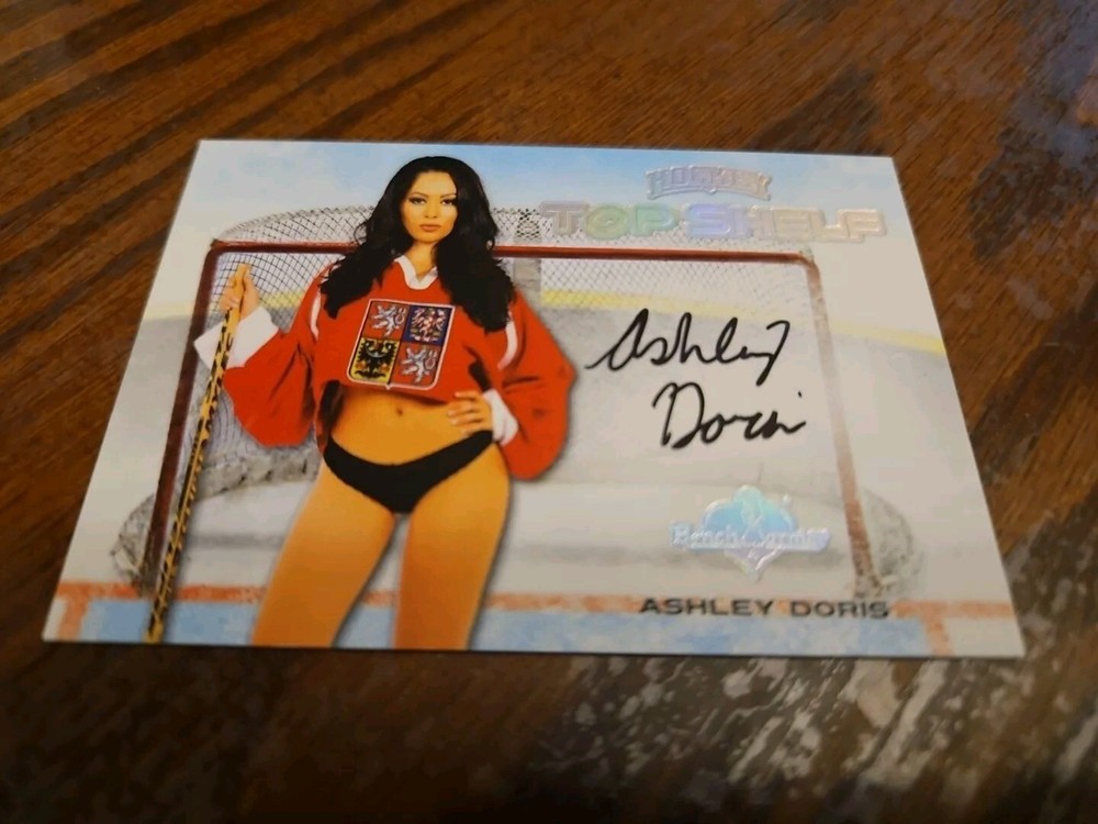 2014 Benchwarmer Hockey Top Shelf Autograph Silver Foil Ashley Doris #53 Playboy