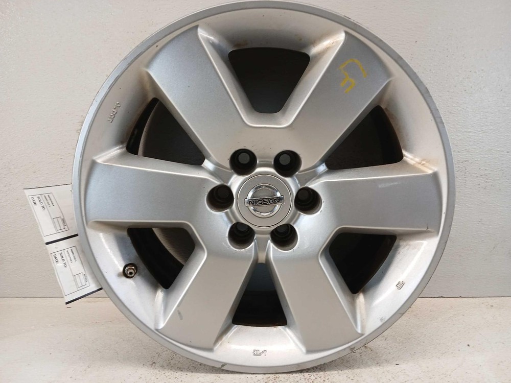 Used Wheel fits: 2011 Nissan Pathfinder 17x7-1/2 alloy 6 spoke solid spoke SE Gr