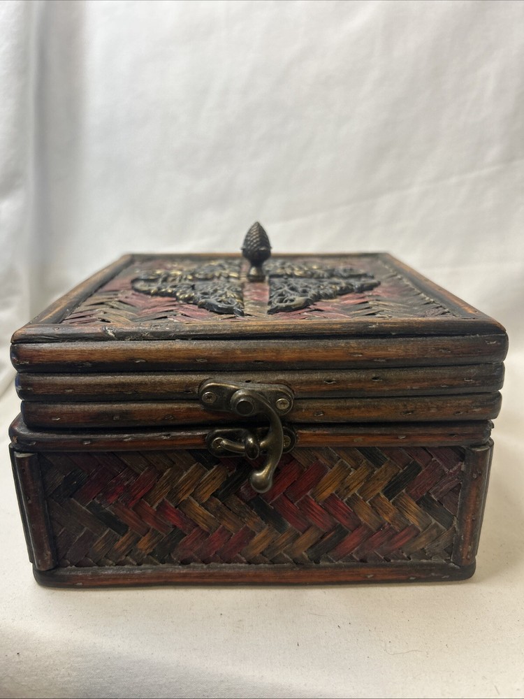 VTG Wicker And Bamboo Trinket Box