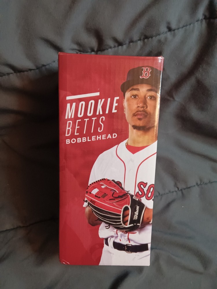 Mookie Betts Boston Red Sox Gold Glove Silver Slugger Bobblehead SGA 4/14/17 NIB