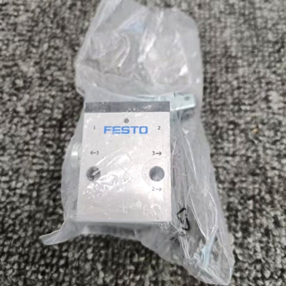 New FESTO RS-4-1/8 2949 Roller Lever Valve RS-4-1/8