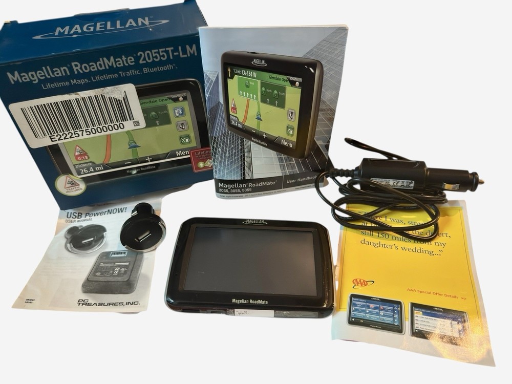 Magellan RoadMate 2055T-LM GPS with Bluetooth Lifetime Maps and Accessories