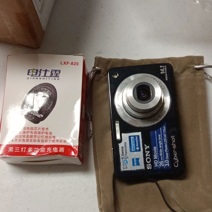 Sony Cyber-Shot DSC-W560 14.1MP Digital Camera Black Unable to power on