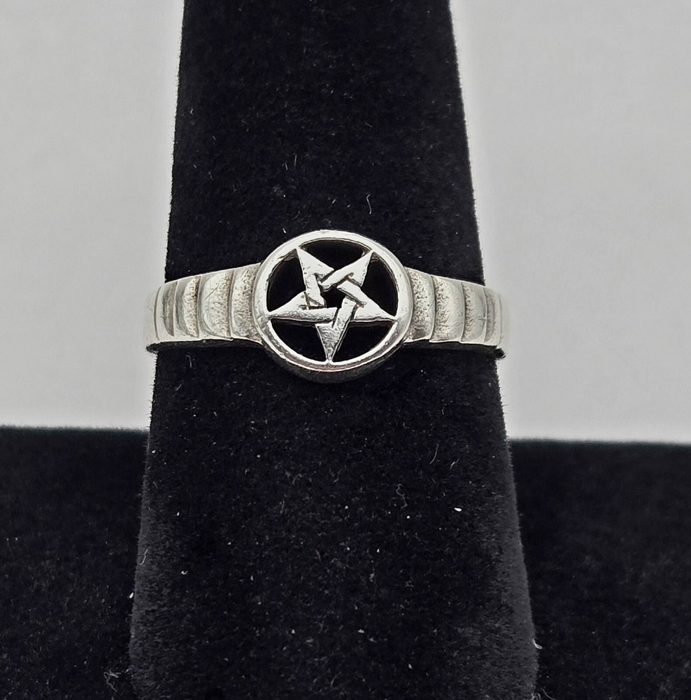 Vintage 925 Silver Wiccan Pentagram Ring Size 8 Pagan Pentacle 3.5g
