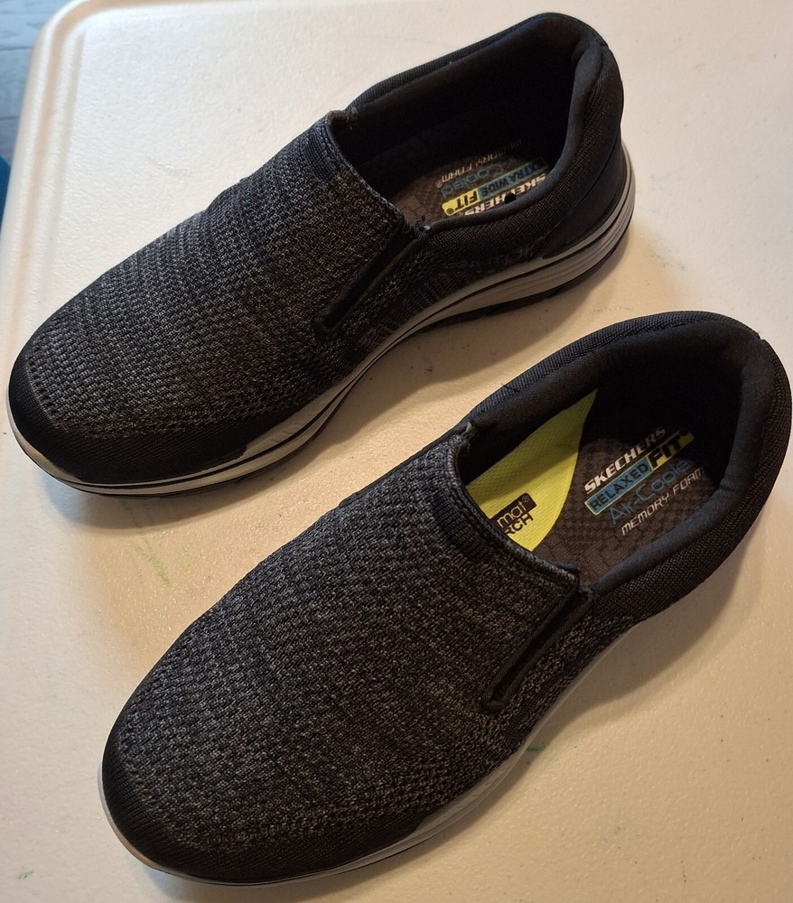 Mens SKECHERS slip on casual relax fit shoes size 10
