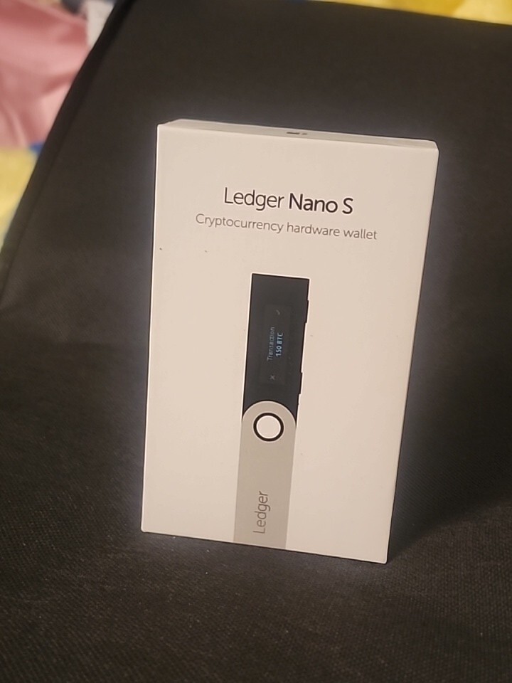 Ledger Nano S Cryptocurrency Bitcoin Hardware Wallet - Matte Black-image