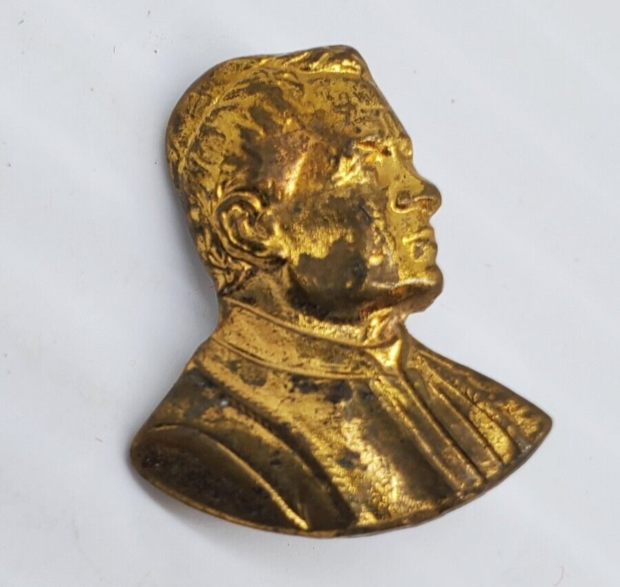 Vintage Papal First Holy Communion Pin Gold Tone 0.75 Inch Badge Pinback Lapel-image