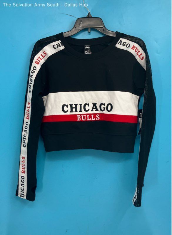 FISIL Women's Black White Red Chicago Bulls Crop Top Shirt Size-M (New w/ Tags)