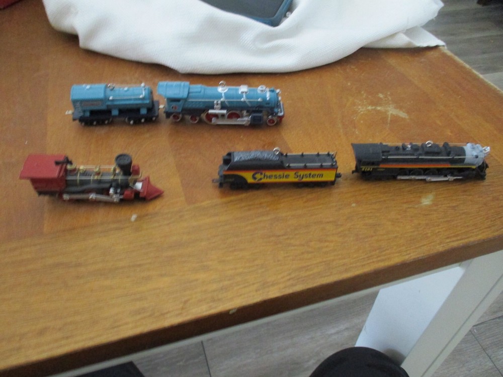 set of 5 hallmark lionel  train christmas ornament set