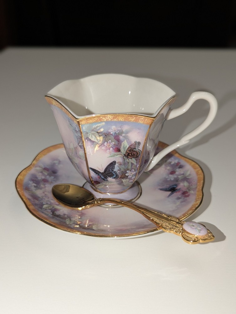 Elegant Porcelain Floral Tea Cup Set with Gold Trim and Spoon
