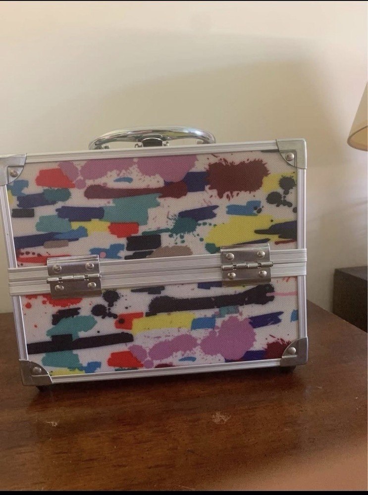 Portable Makeup Organizer Case with Adjustable Compartments  