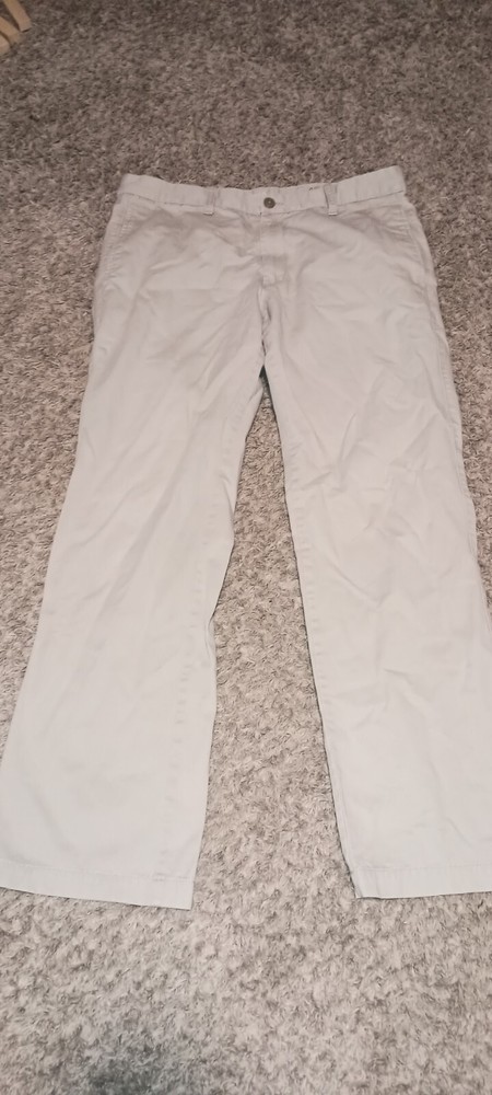 Men's Gap Original Khaki Pants Size 33x32 Color Cream Pockets Business Casual Ch