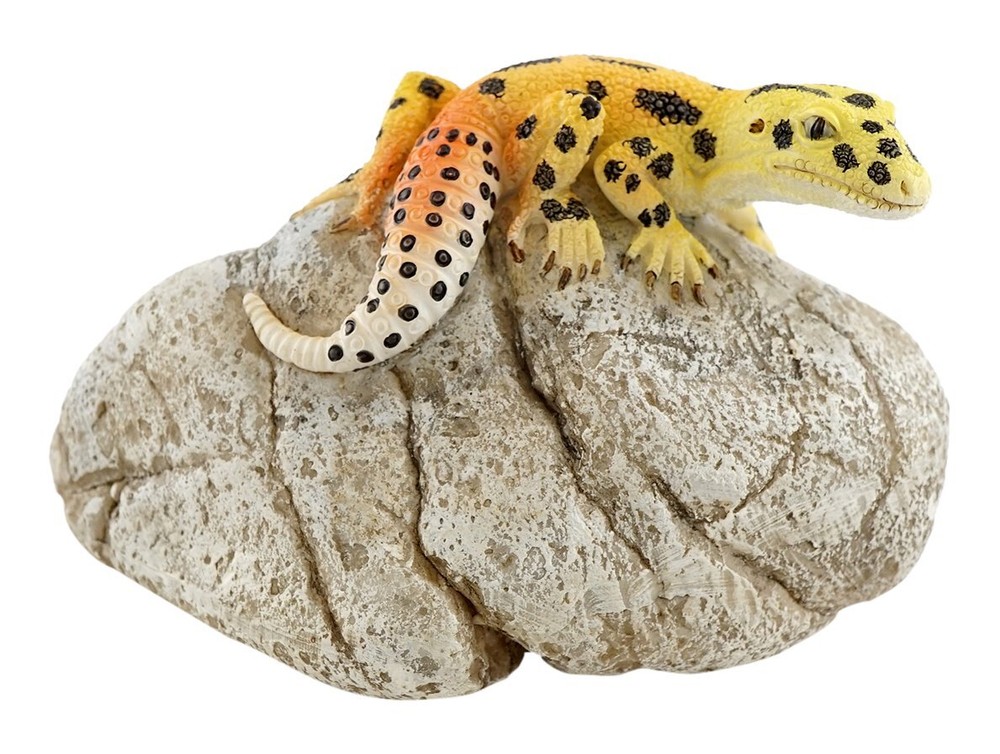 Miniature Fairy Garden and Terrarium Leopard Gecko on Rock Statue