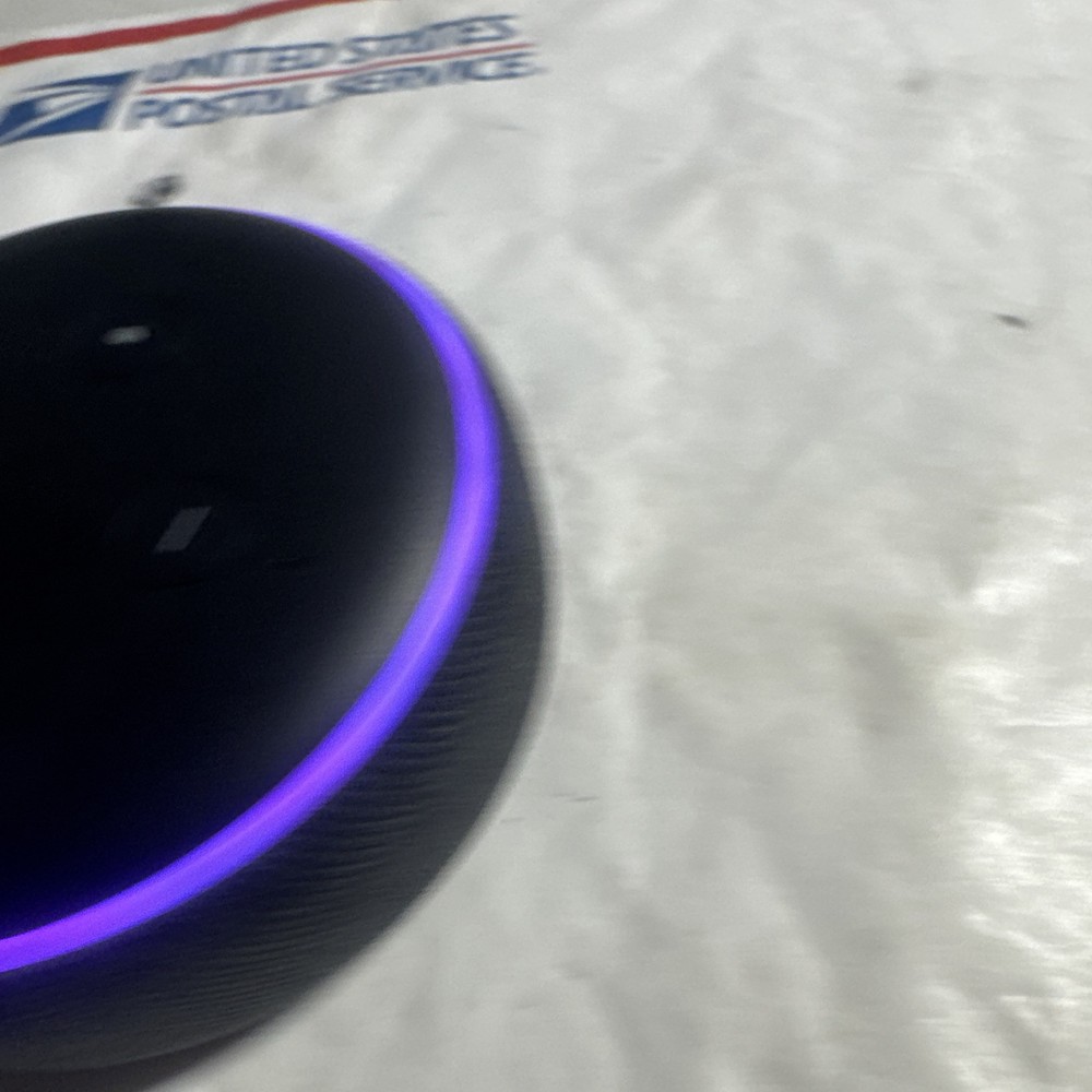 Echo Dot Smart Speaker with Alexa - Model C78MP8, SN G8M0XG12207503G6  