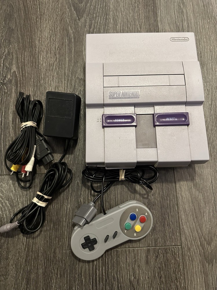 Super Nintendo Entertainment System SNES Home Console Gray W/ Controller SNS-001